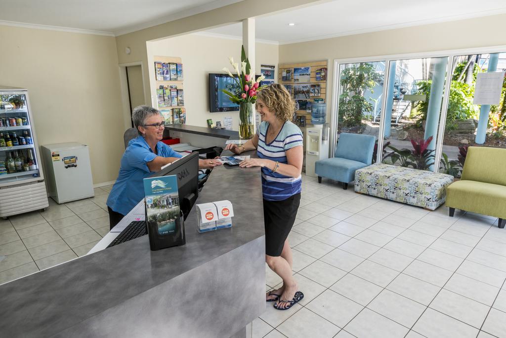 The Beach Motel Hervey Bay Exterior photo