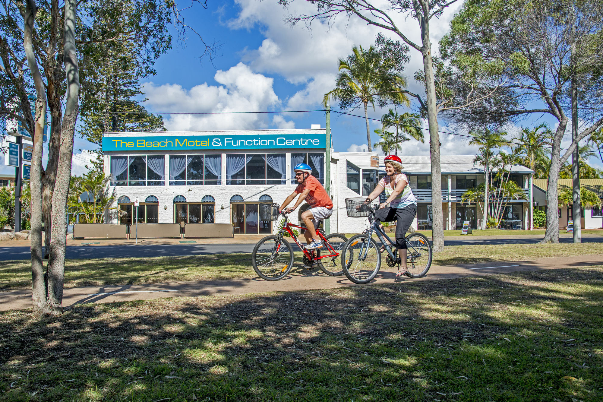 The Beach Motel Hervey Bay Exterior photo